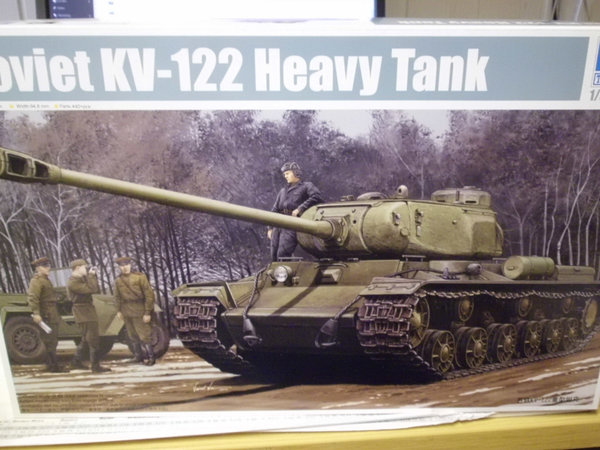 Trumpeter 01570 Soviet KV-122 Heavy Tank